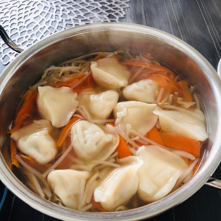 冷凍水餃子ともやし2袋で☆西のまるごと鍋